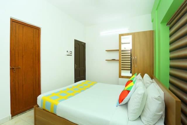 The Solo Apartments Kadavanthra Kochi エクステリア 写真